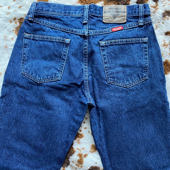 5/$25 Men’s Wrangler Jeans - Picture 3 of 5